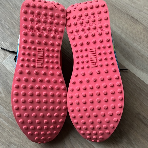 Size 10 multi color pumas . Worn twice . - Picture 3 of 4